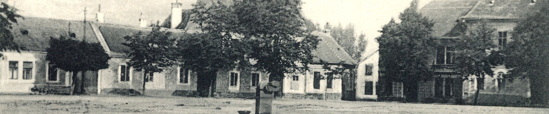 Náměstí - Západní strana 1. část