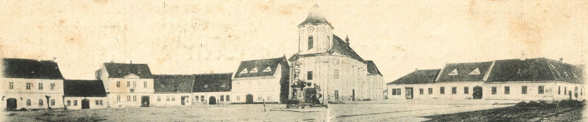 Náměstí - Východní strana 1. část