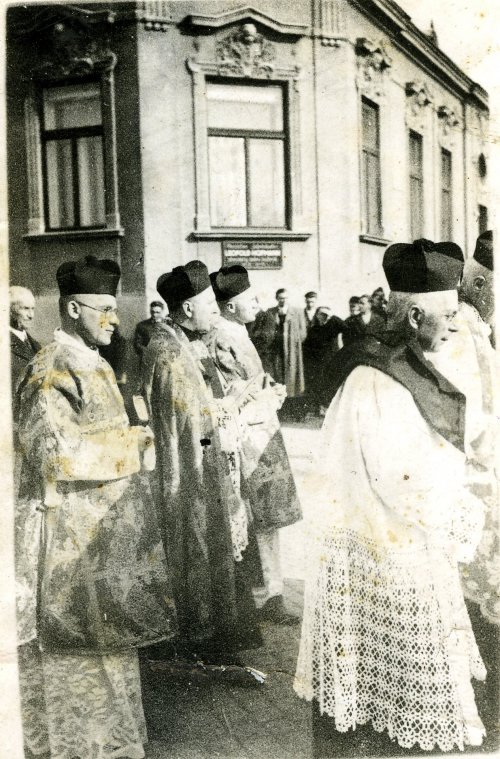 Zubní technik Hofman zazdil dveře do obchodu.
