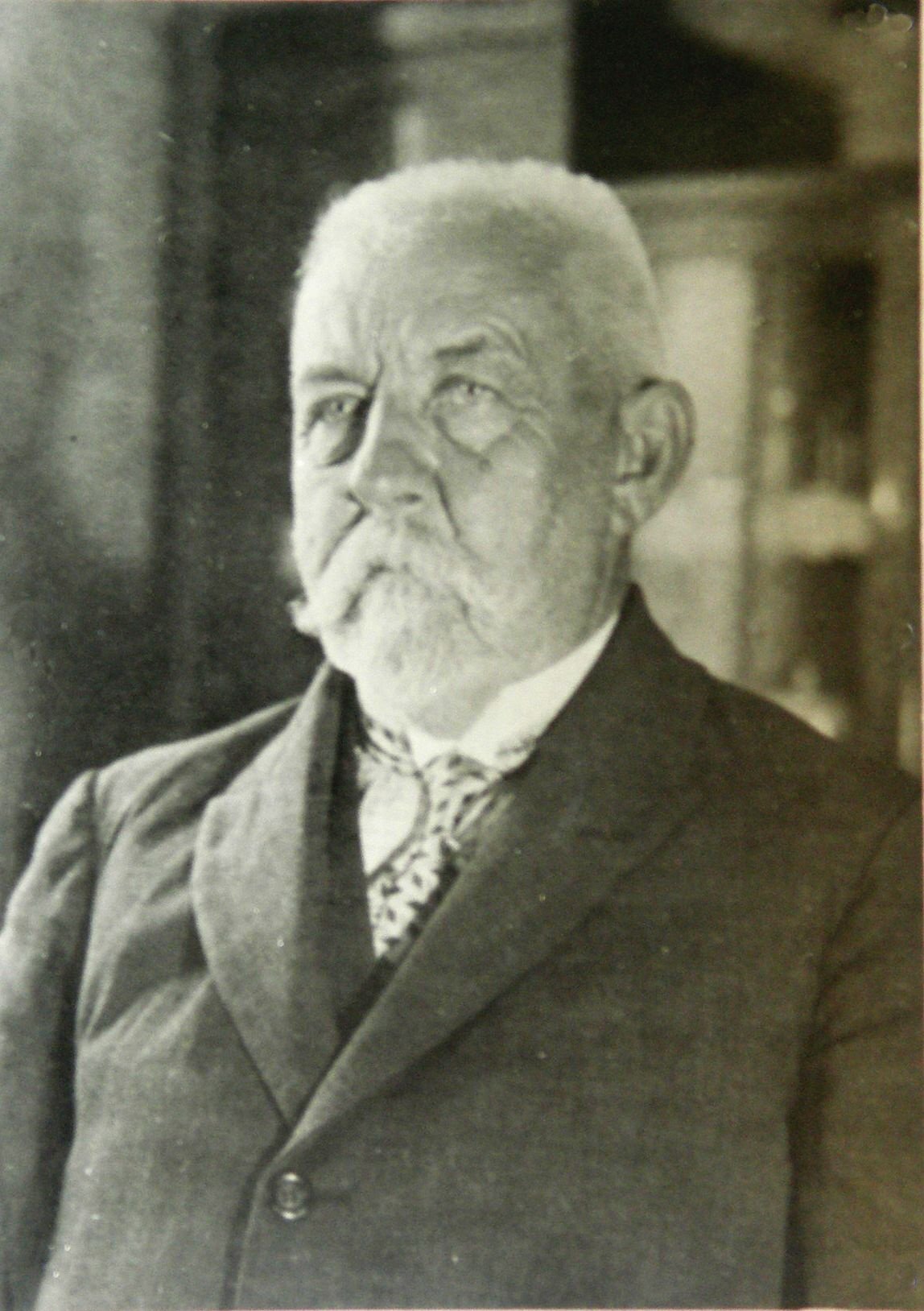 JOSEF HOMOLA